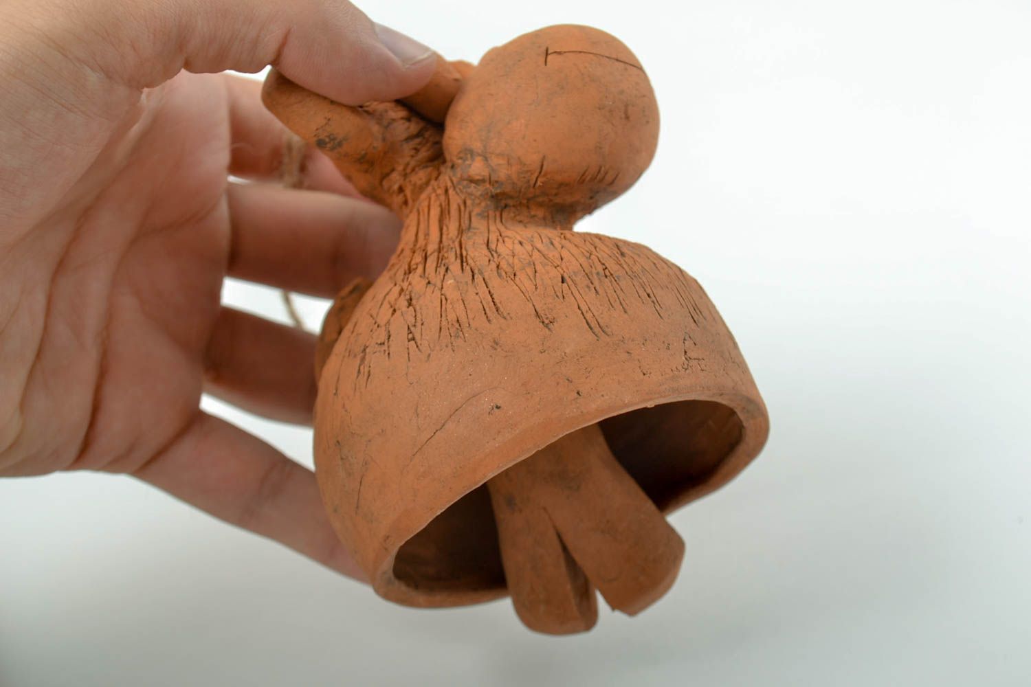 Колокольчик из глины ручной работы глиняный сувенир фигурка ручной работы  фото 2