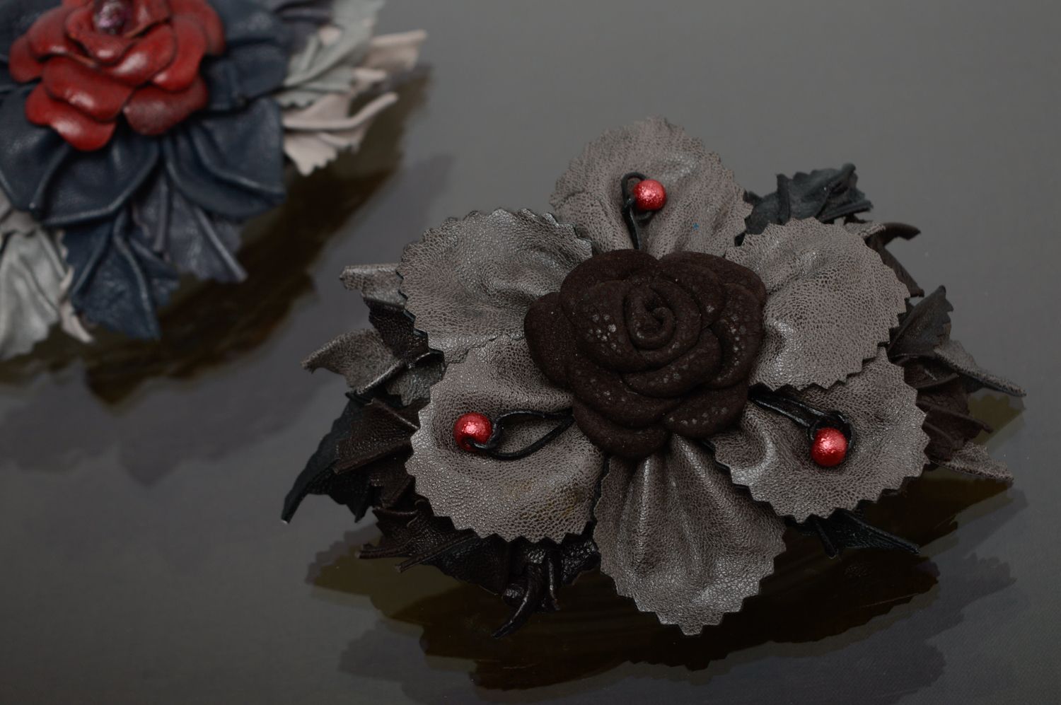 Gray leather flower hair clip photo 5