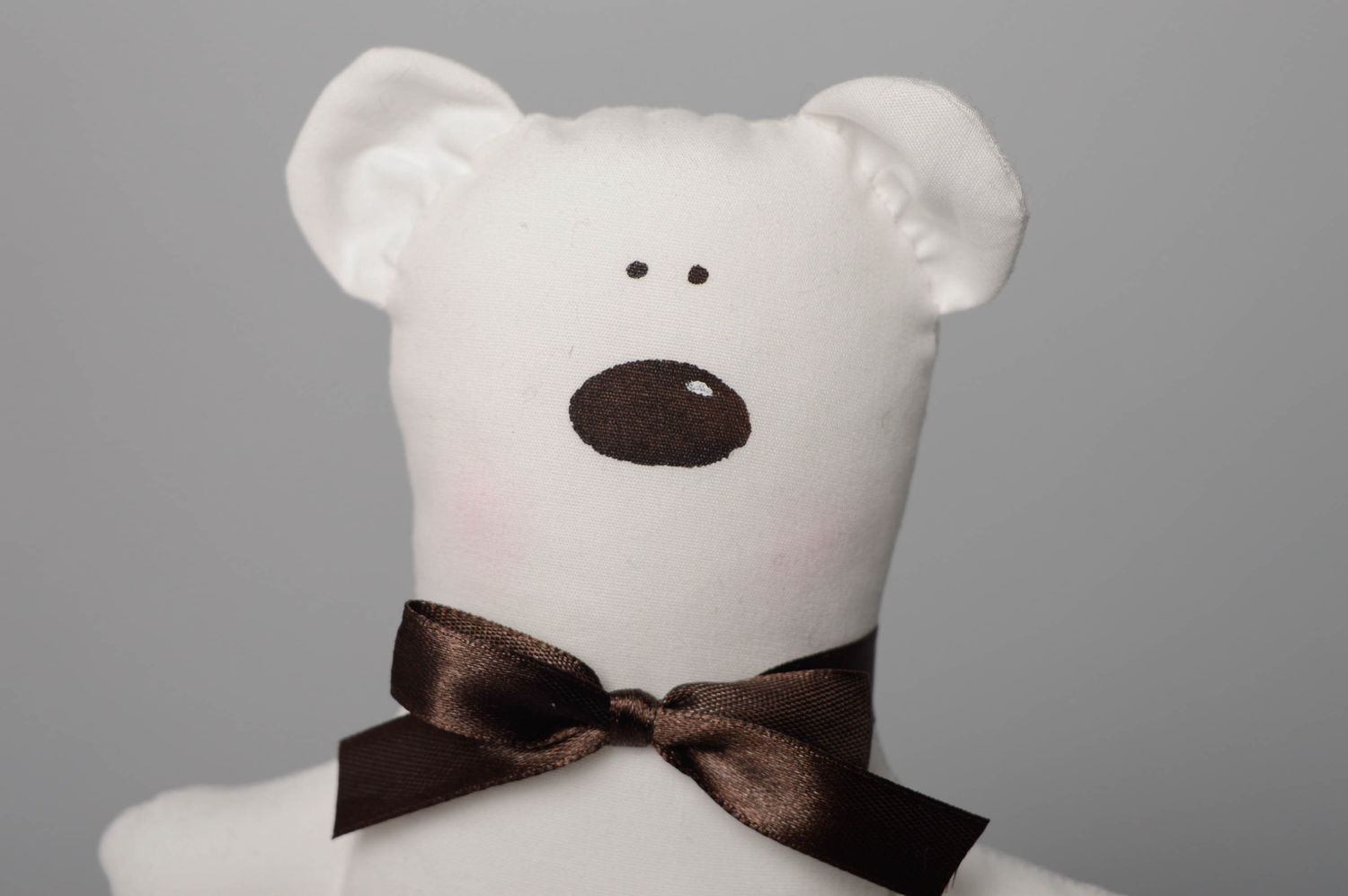 Тканевая мягкая игрушка ручного пошива Белый медведь фото 3