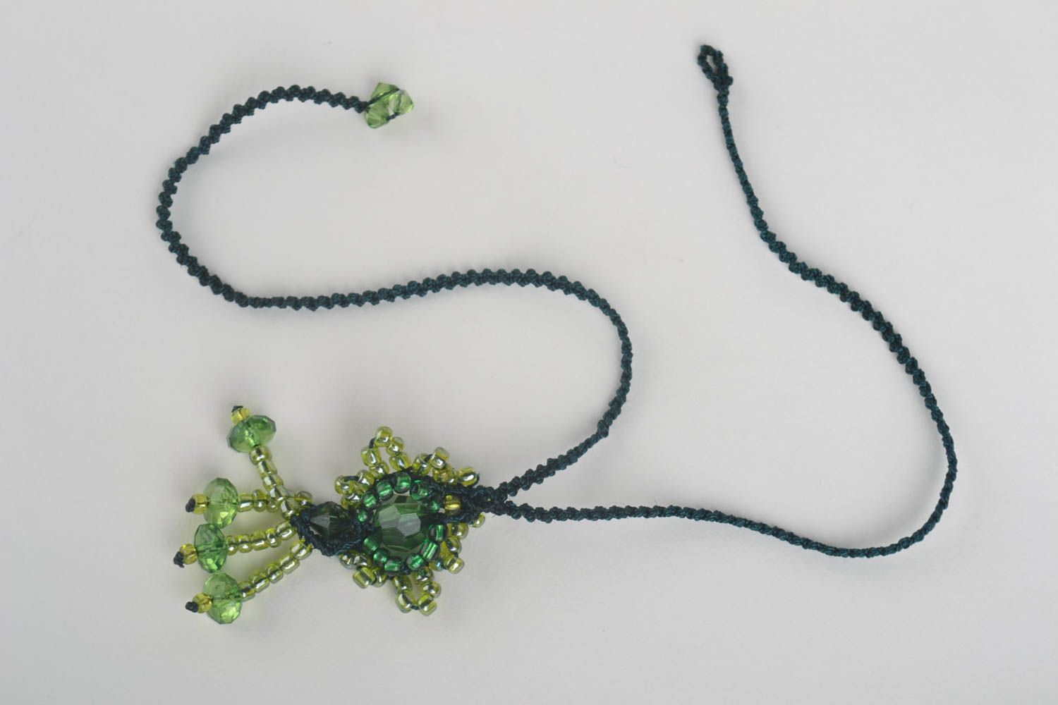 Pendentif fantaisie Bijou fait main vert fils perles macramé Cadeau original photo 2