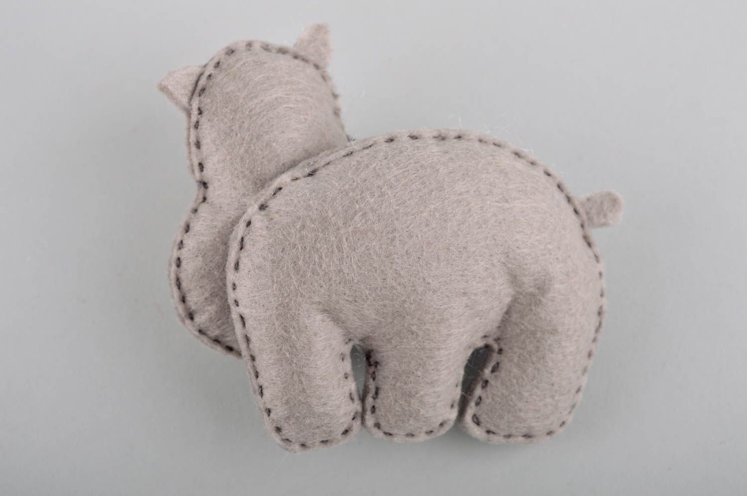 Handmade Kuschel Tier ausgefallenes Spielzeug Filz Tier Nilpferd grau Filzwolle foto 3