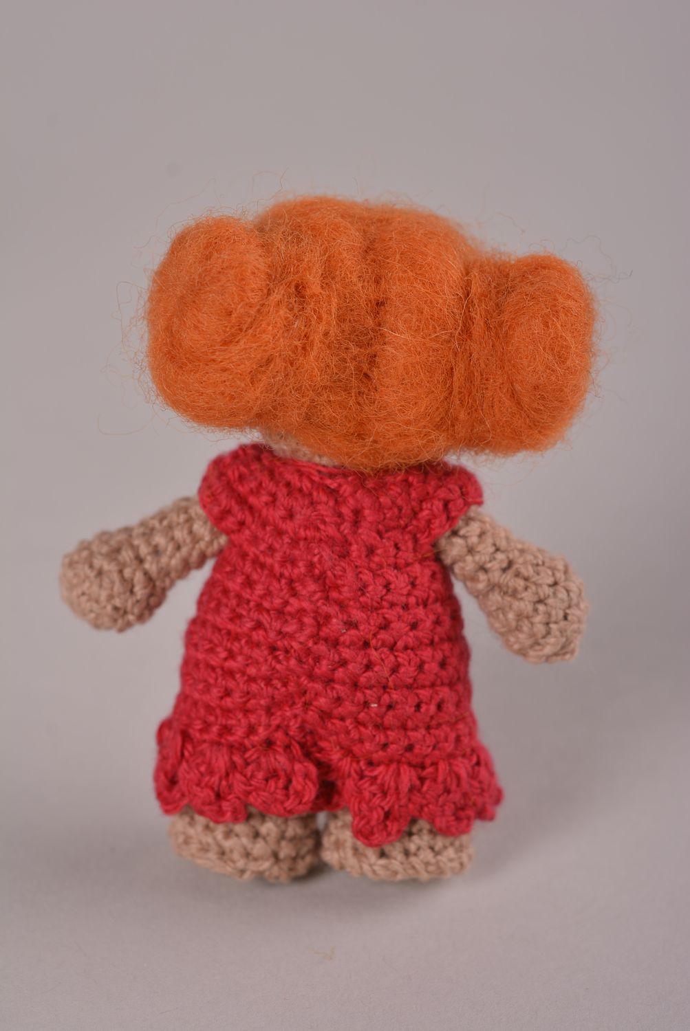 Handmade Stoff Puppe gehäkeltes Spielzeug kreatives Spielzeug klein originell foto 4