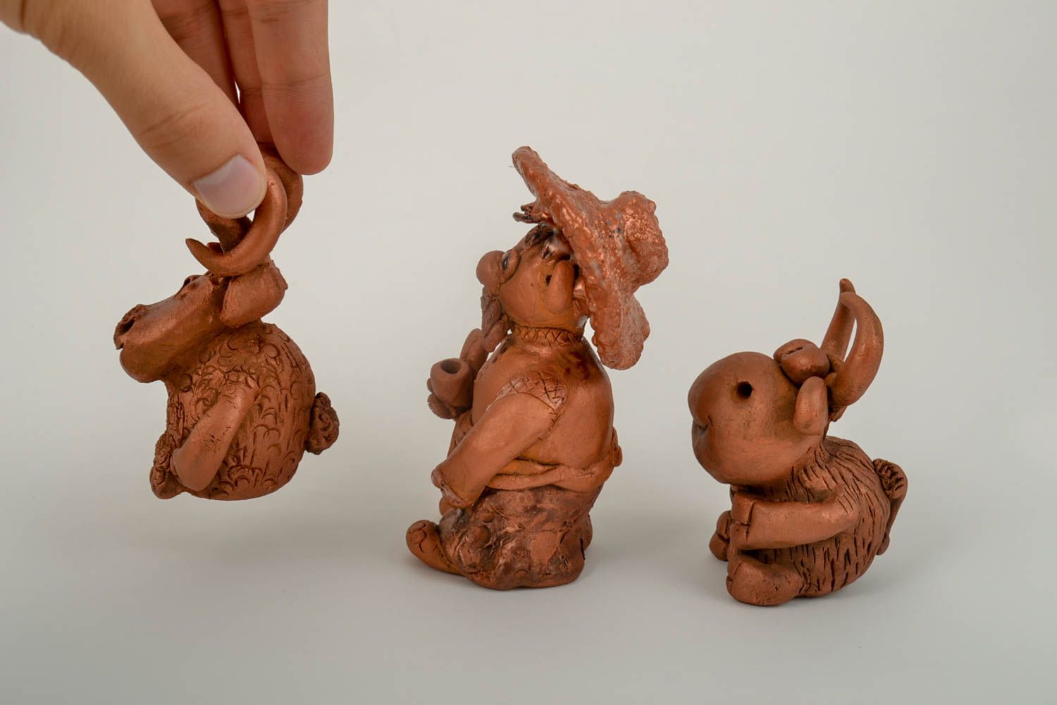 Statuette divertenti in argilla fatte a mano figurine decorative in ceramica 
 foto 2