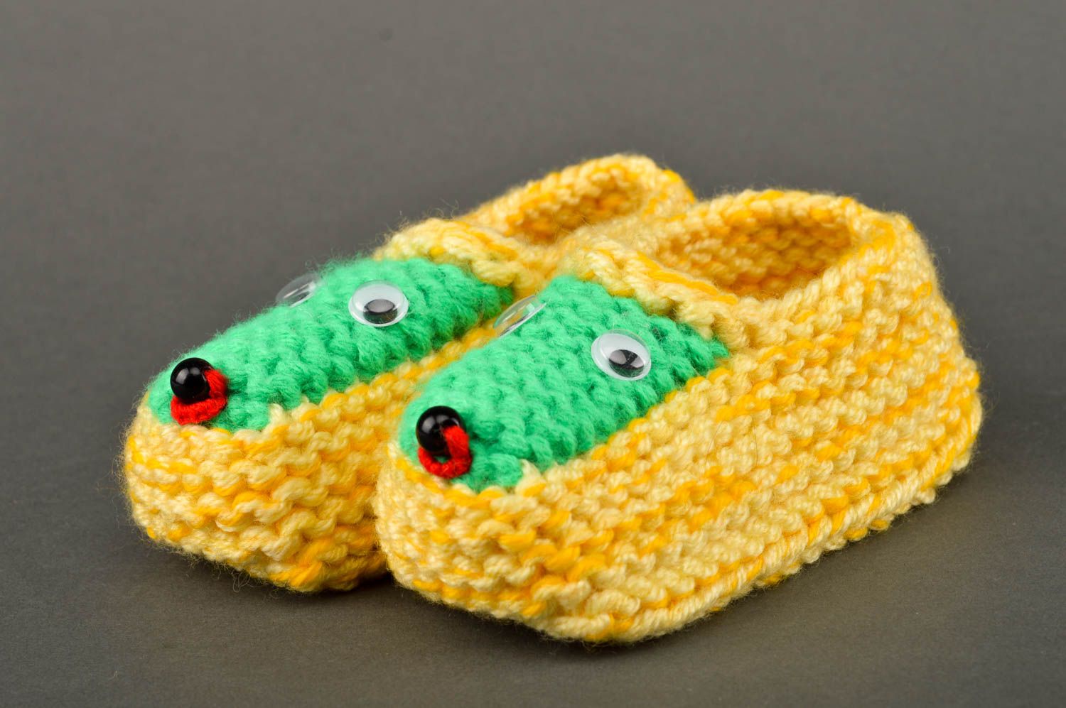 Handmade crocheted baby slippers warm slippers for children home slippers photo 2