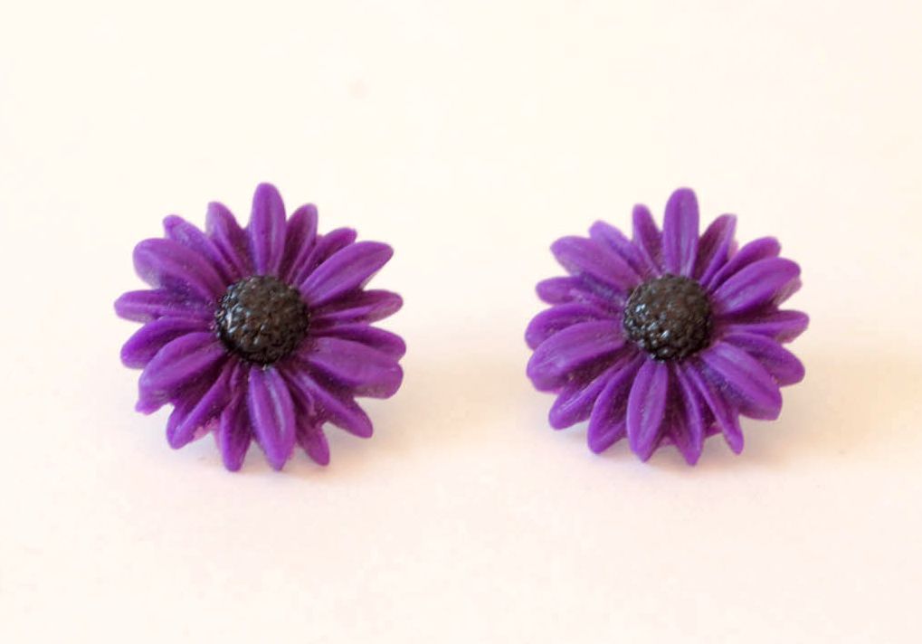 Boucles d'oreilles en pâte polymère violettes faites main photo 4