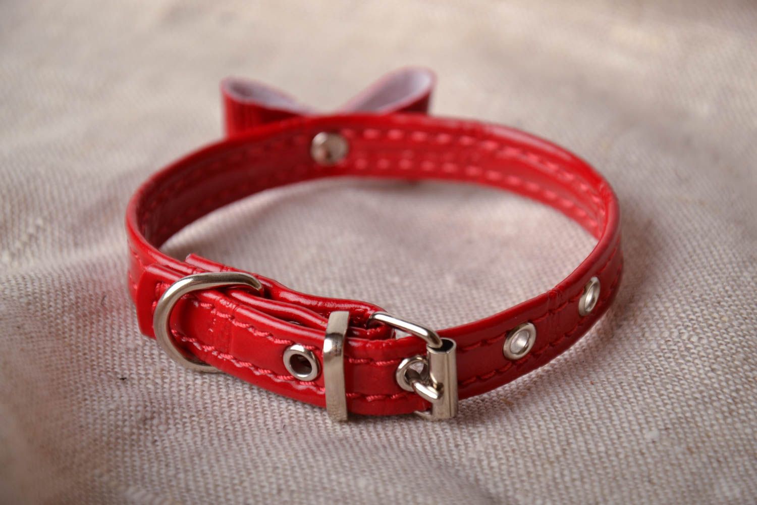 Rotes Lederhalsband für Hund foto 1