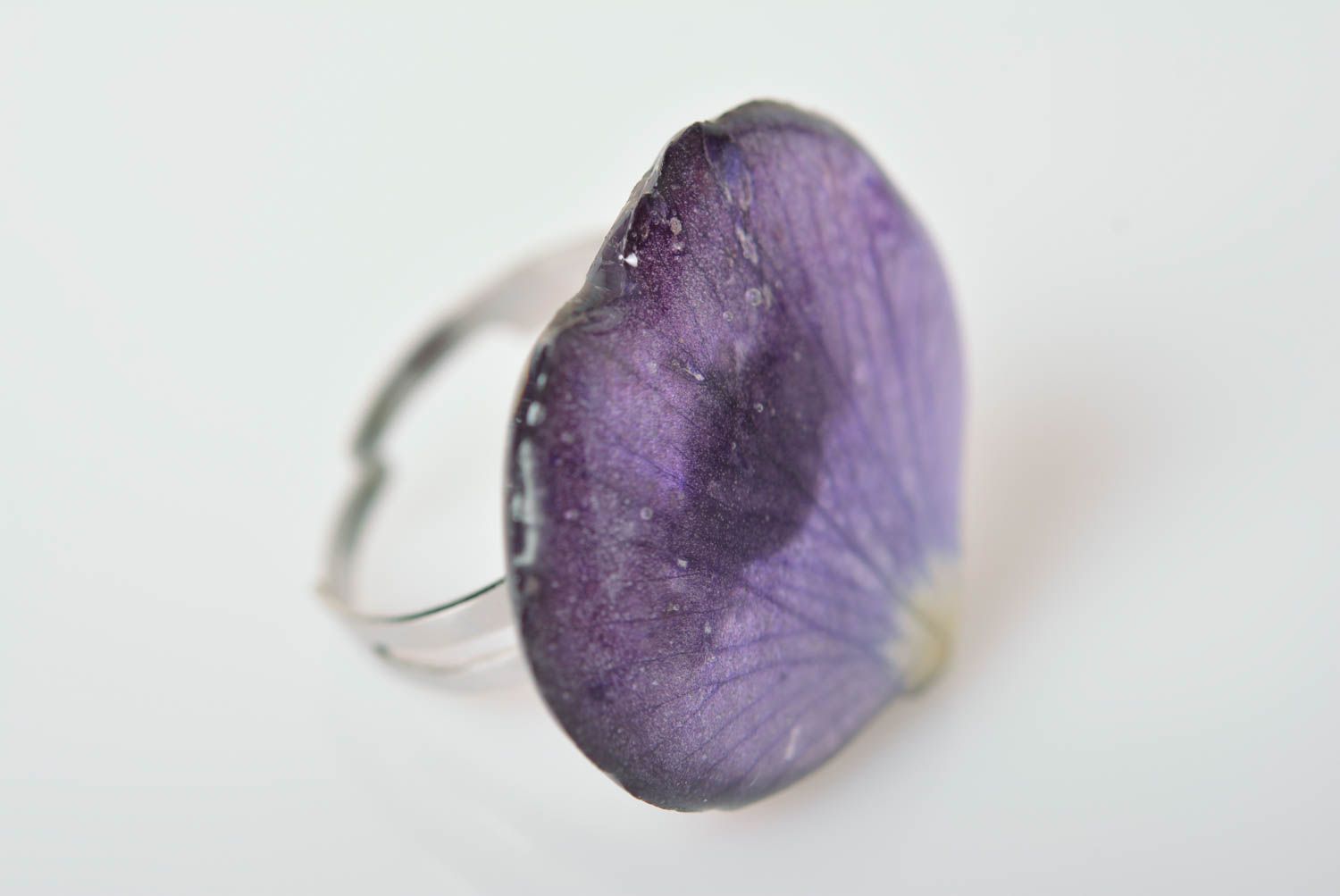 Unusual elegant violet ring with dried flower petal coated with epoxy photo 4