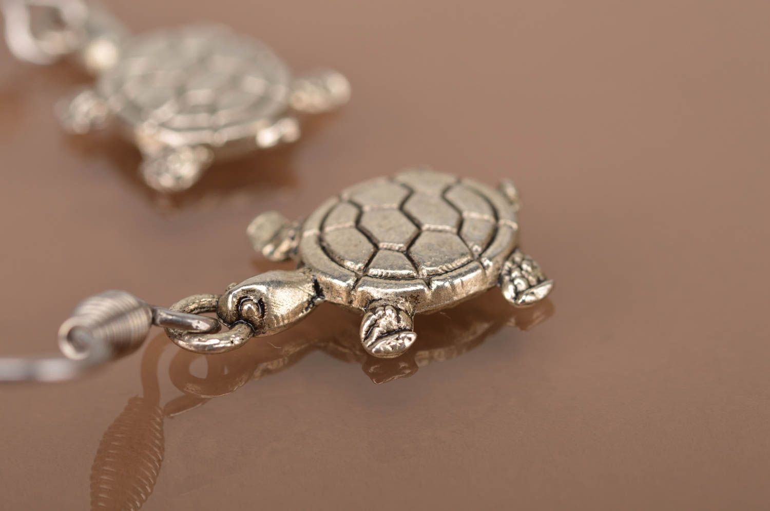 Schildkröten Ohrringe handmade Accessoire für Frauen Geschenk Ideen stilvoll foto 3