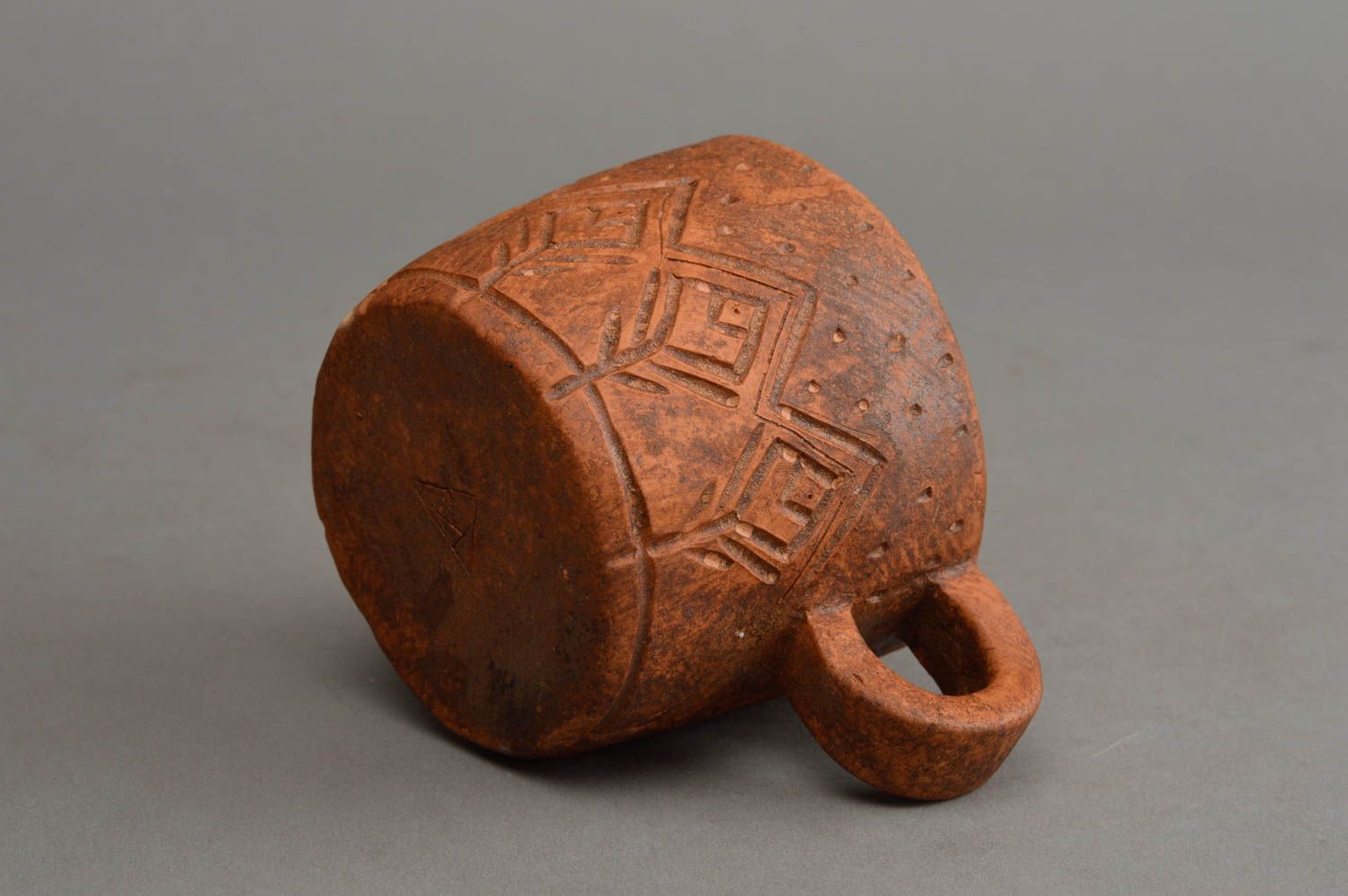 Tasse marron en terre cuite à motif faite main écologique originale poterie photo 4