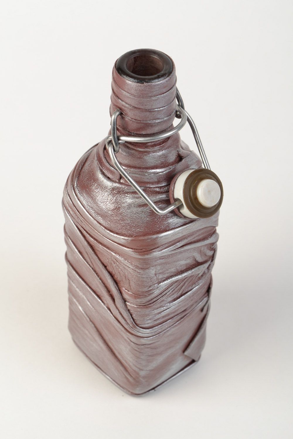 Handmade high bottle decorated with leather with cork metallic color photo 4