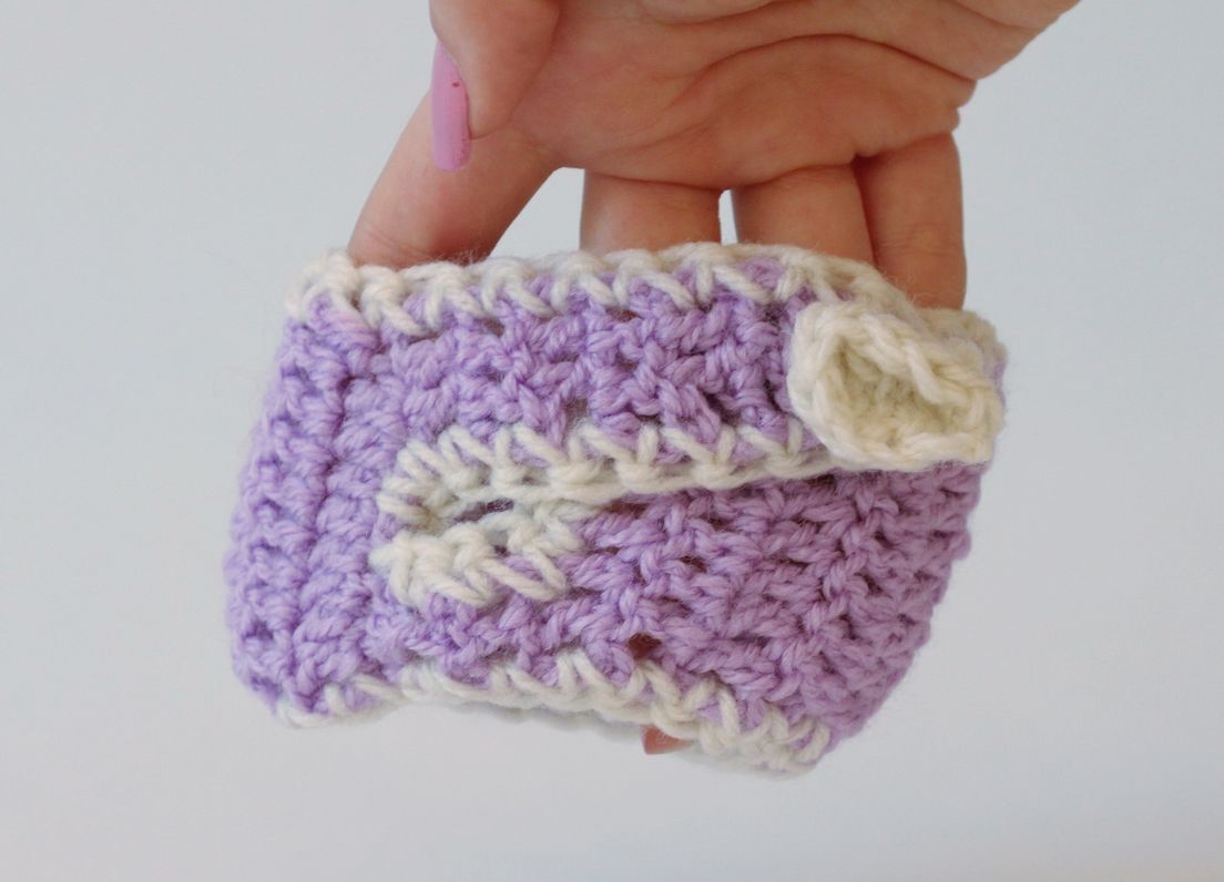 Copritazza di fili di lana fatto a mano fodera a maglia per tazza con cuore foto 3