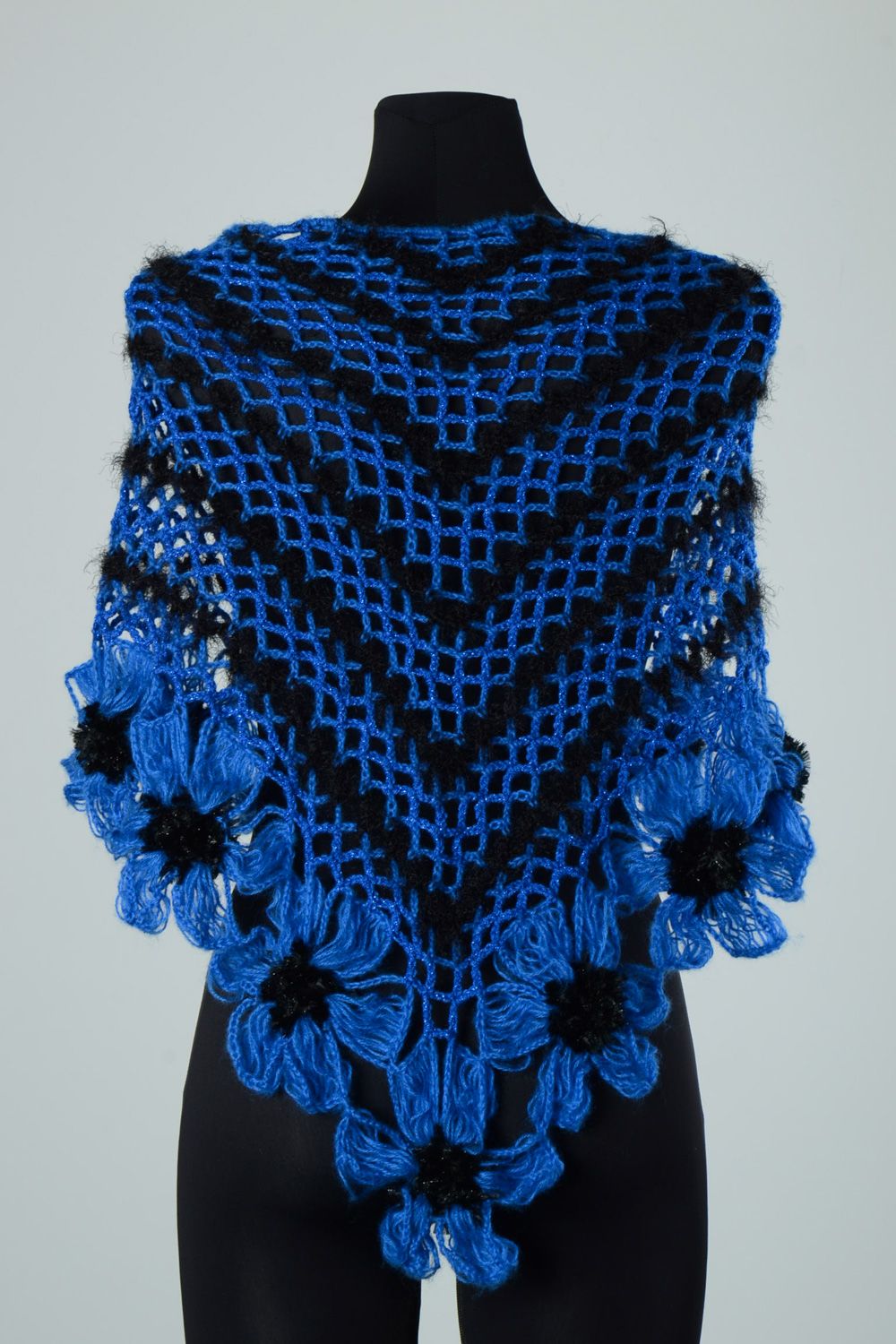 Châle tricot fait main en fils d'angora et de laine noir et bleu pour femme photo 2