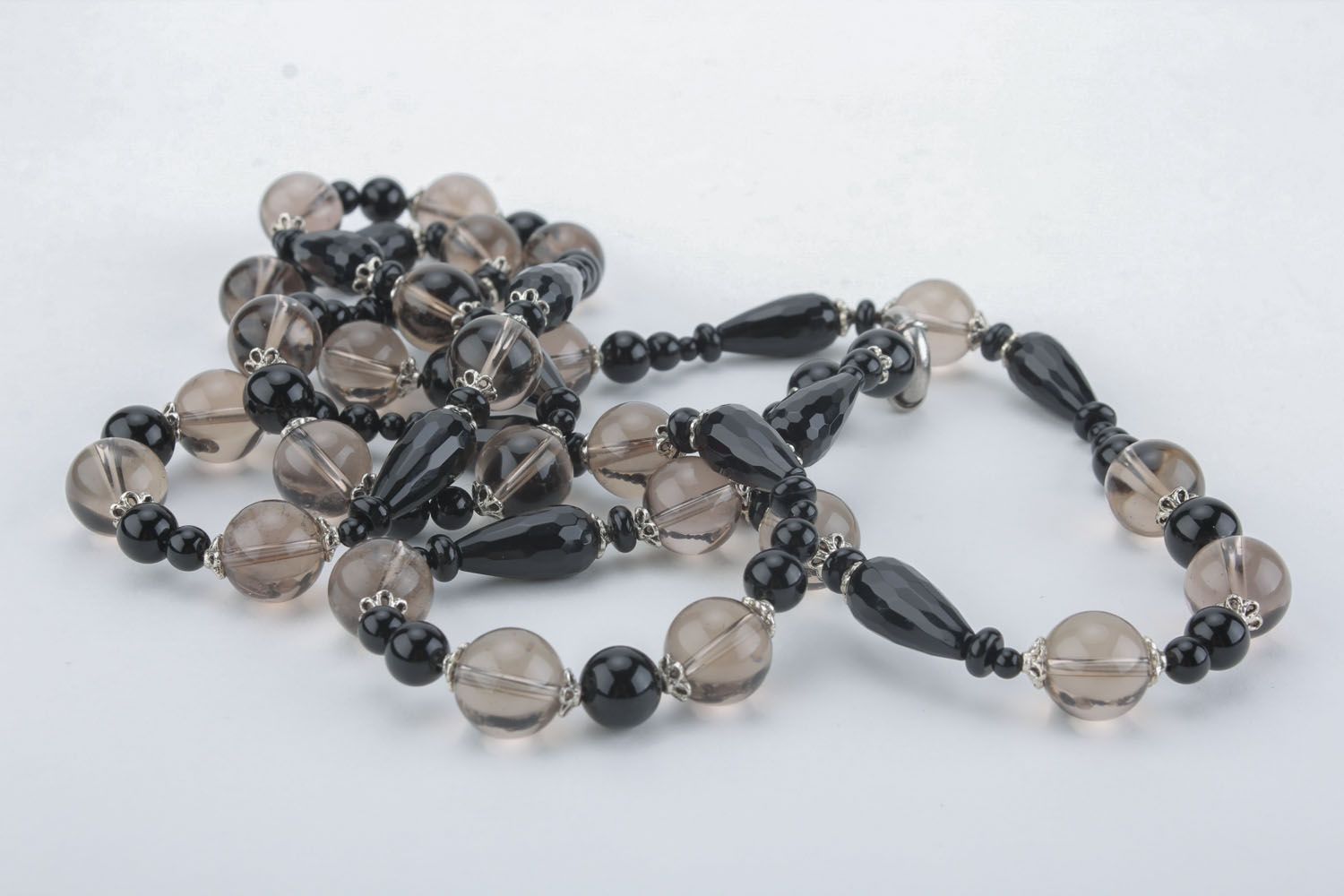 Necklace with natural stones in gray color palette photo 1