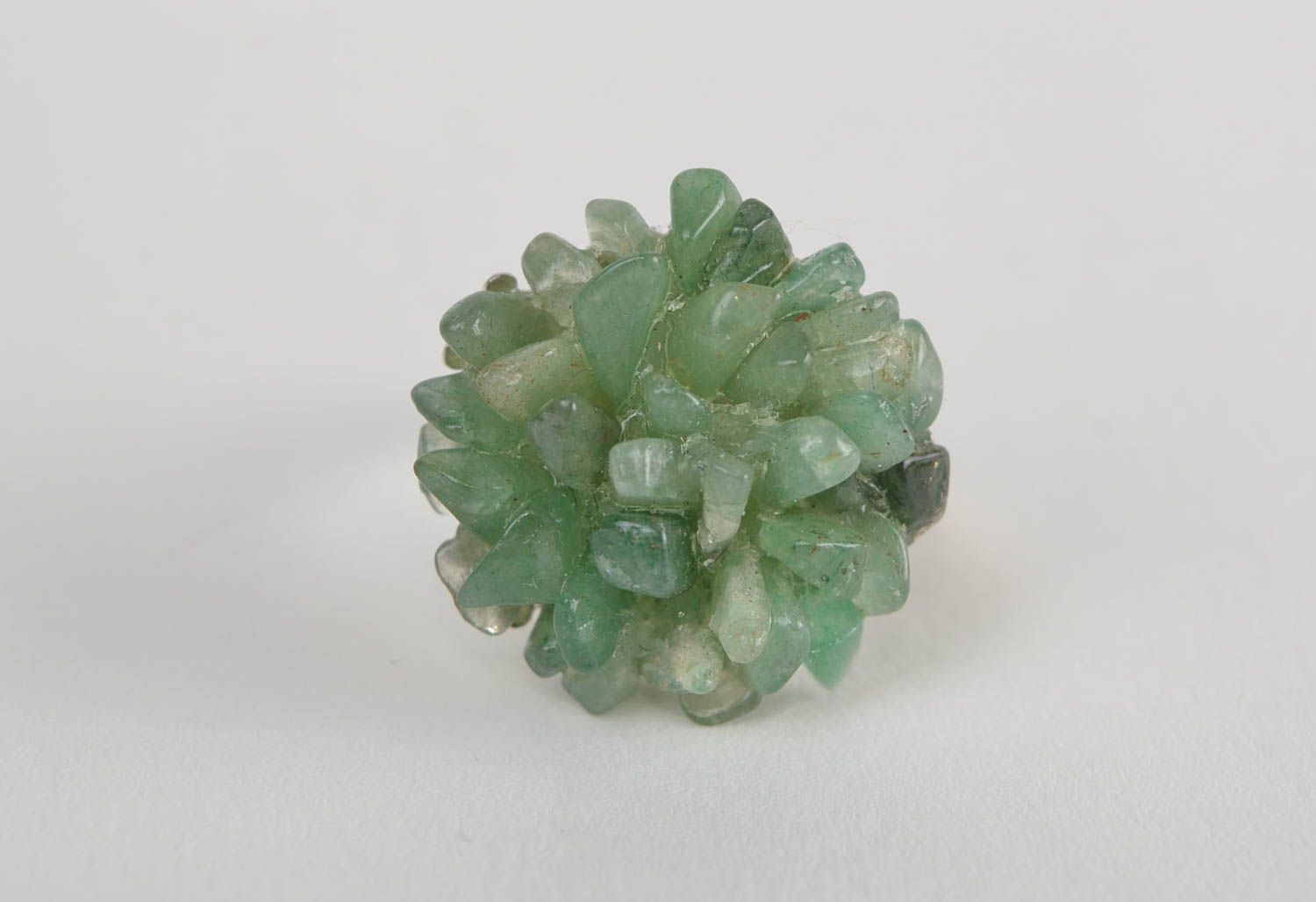 Кольцо с натуральным камнем нефритом ручной работы зеленое женское красивое фото 4