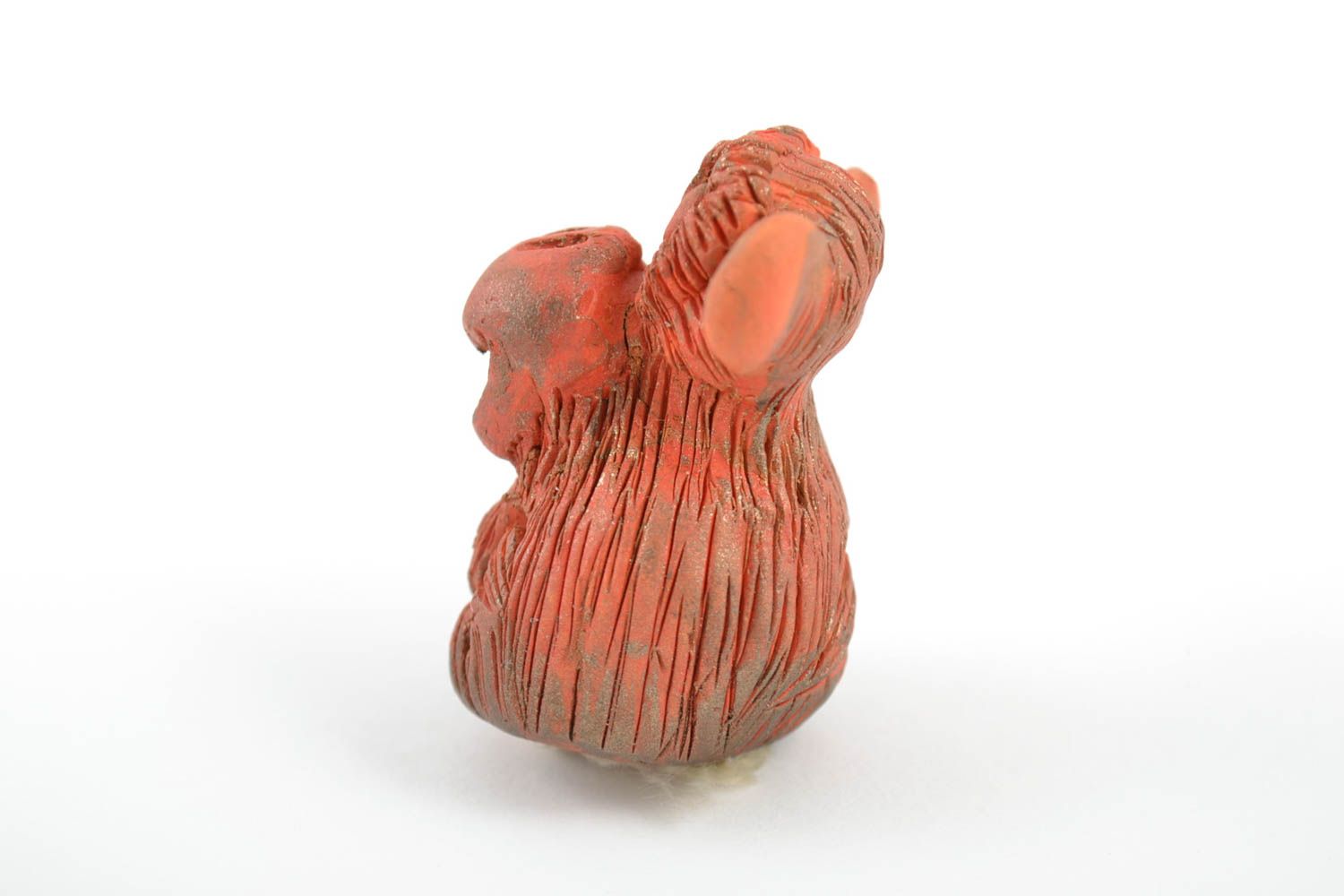 Figurilla cerámica artesanal con forma de mono pequeño gracioso de color marrón foto 3