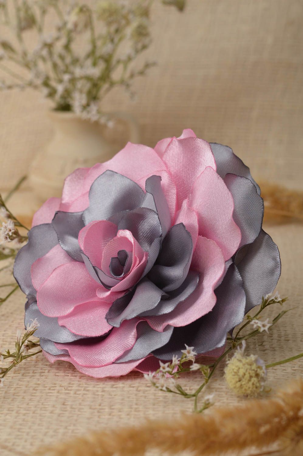 Broche Barrette fleur rose-gris faite main grande en satin Cadeau pour femme photo 1