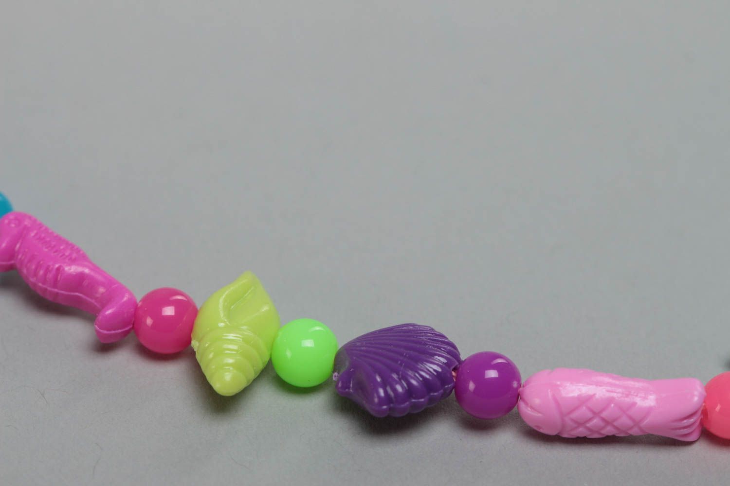 Bright colorful handmade children's plastic bead necklace in marine style photo 3