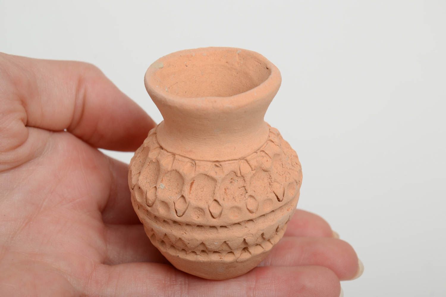 Cruche décorative miniature en argile sans peinture faite main à motif photo 4