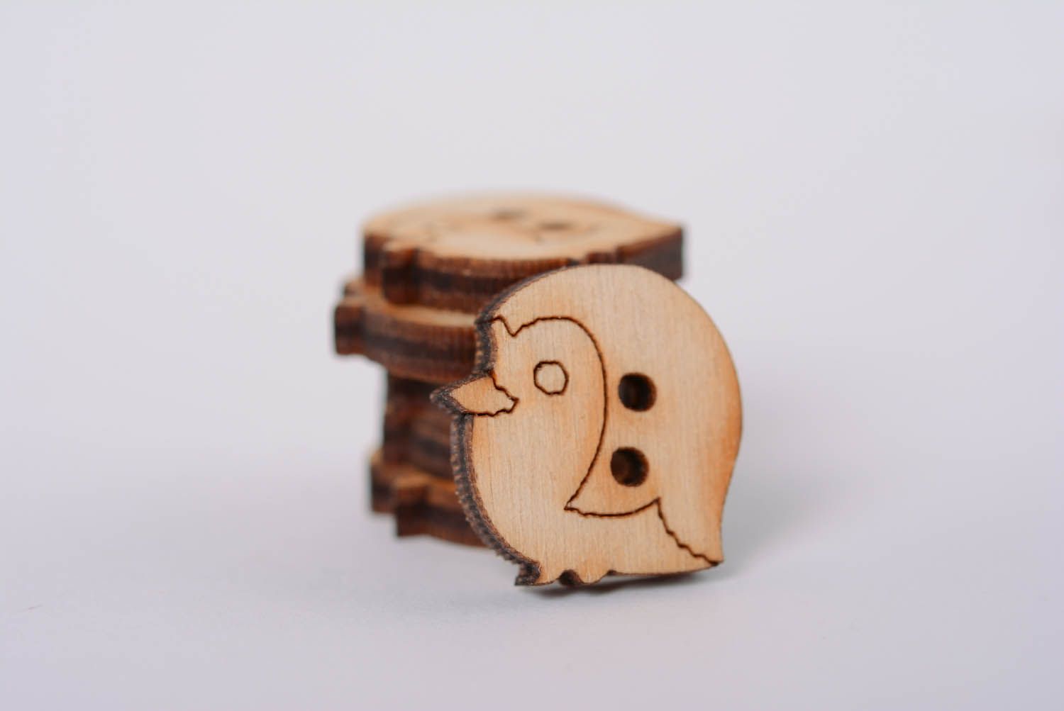 Handmade Knopf aus Holz Pinguin foto 5