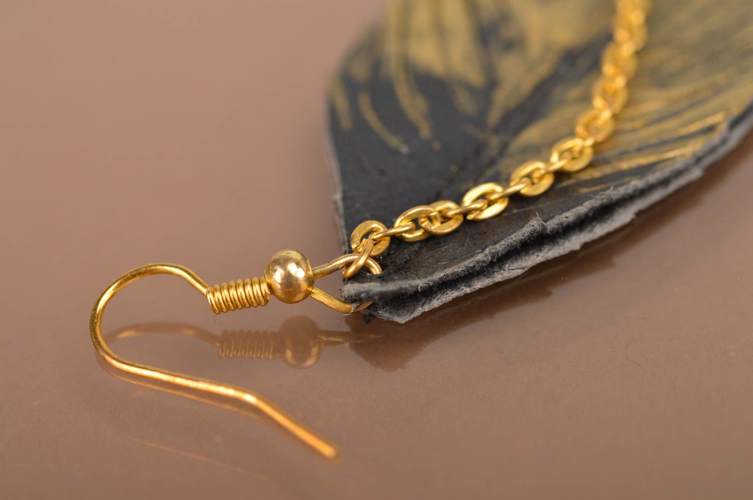 Boucles d'oreilles pendantes Bijoux fait main Cadeau pour femme en cuir plumes photo 4