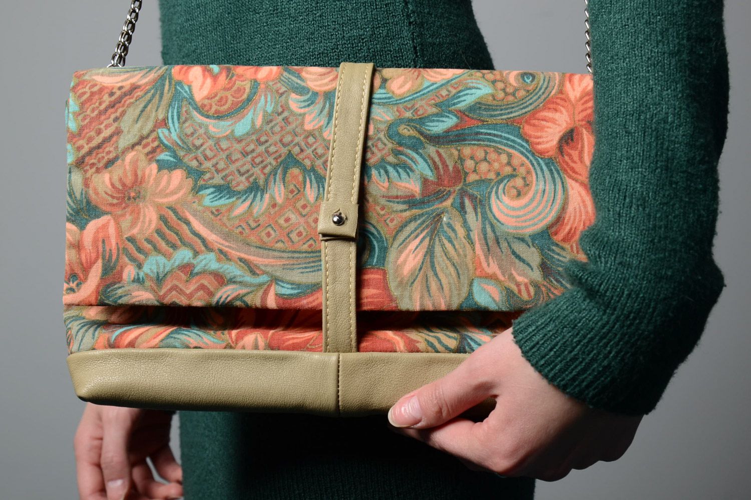 Bolso de tela multicolor hecho a mano en cadena larga de mujer bonito foto 1