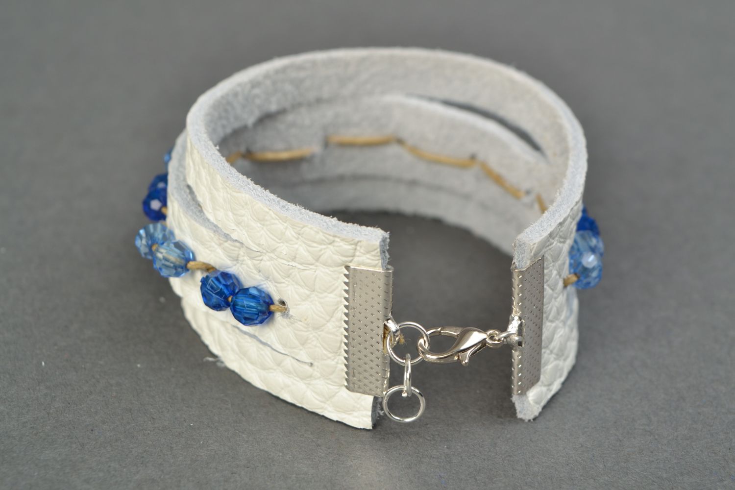 White genuine leather bracelet with beads photo 4