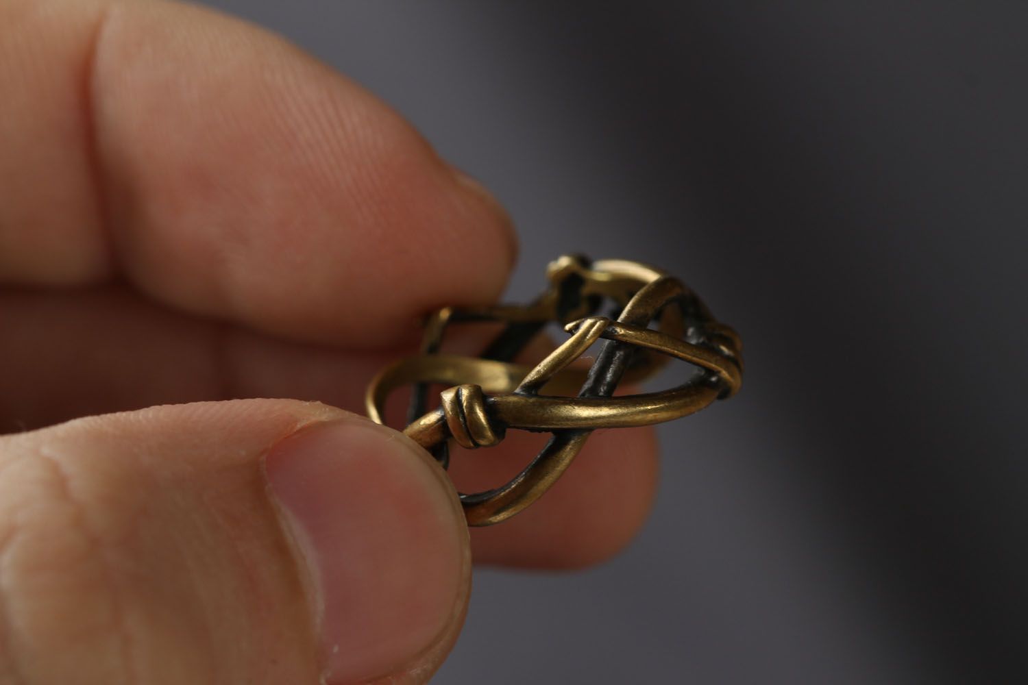 Бронзовый перстень в технике авторского литья фото 3