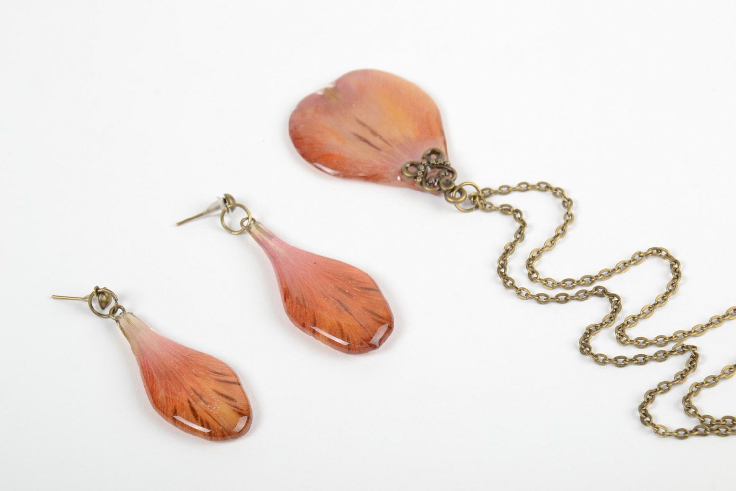 Handmade jewelry set with real flowers coated with epoxy 2 items botanical earrings and pendant photo 5