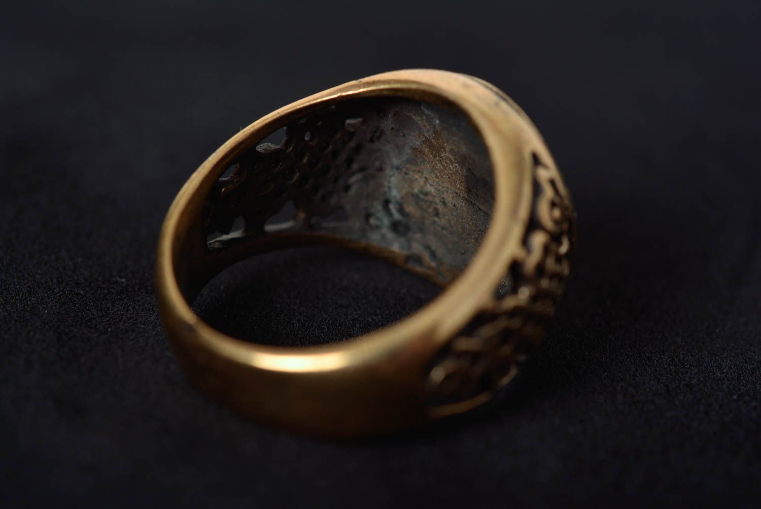 Beautiful homemade designer round top ring cast of bronze Georges the Victorious photo 4