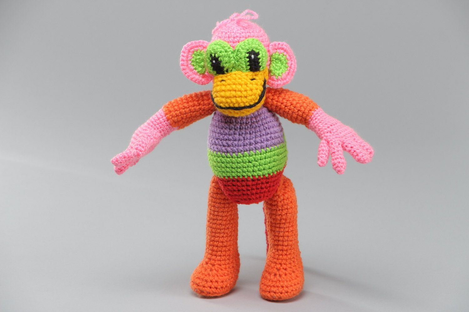 Poupée tricotée en fils acryliques au crochet multicolore faite main Singe photo 2