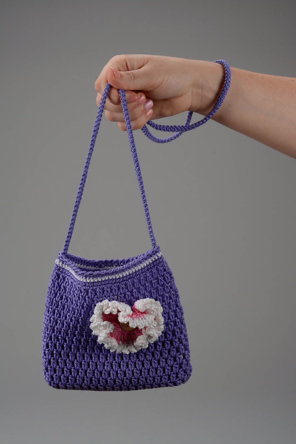 Вязаная сумка фиолетового цвета  фото 1