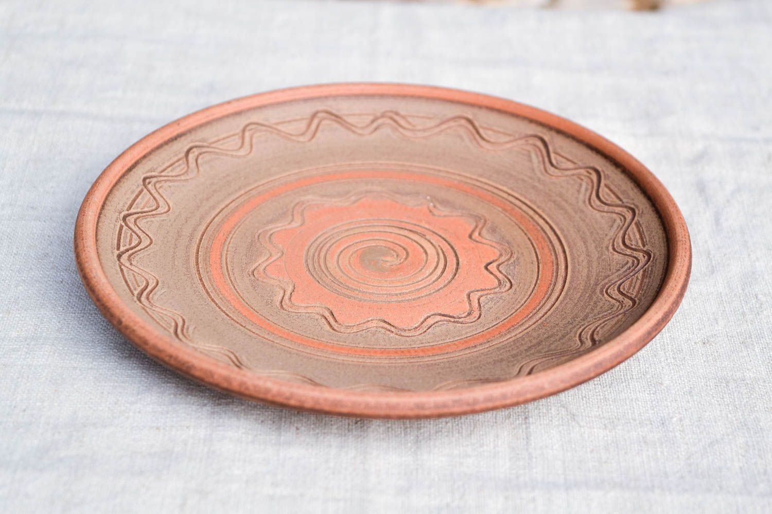 Plato de mesa hecho a mano objeto de decoración vajilla de barro étnica  foto 4