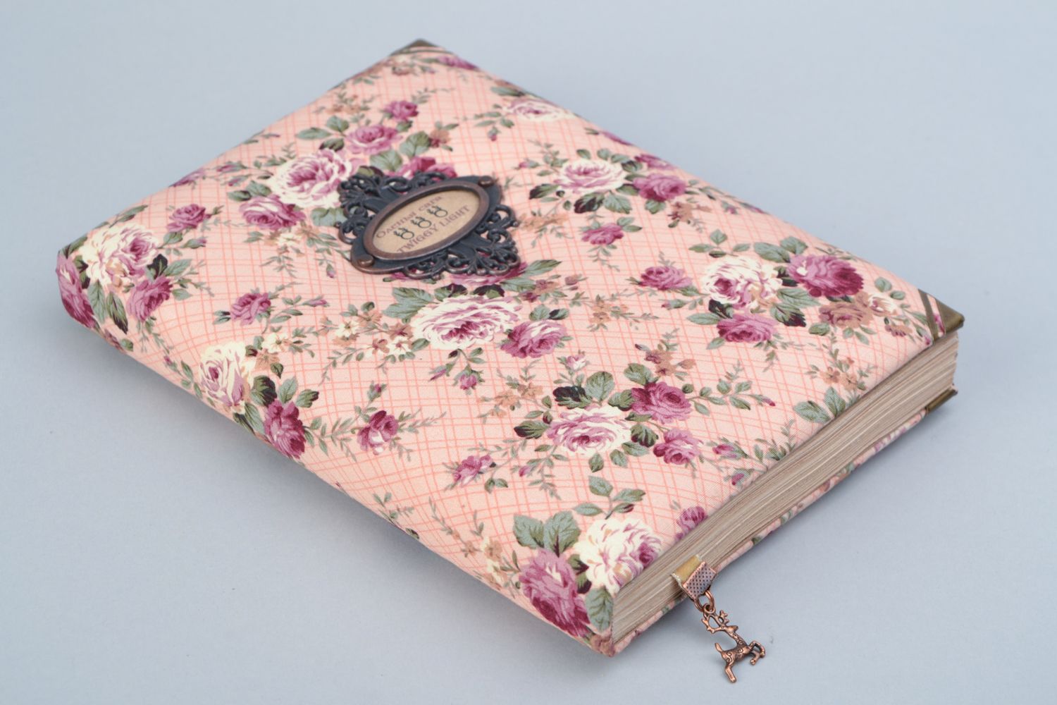 Notebook with vintage cover with roses print photo 5