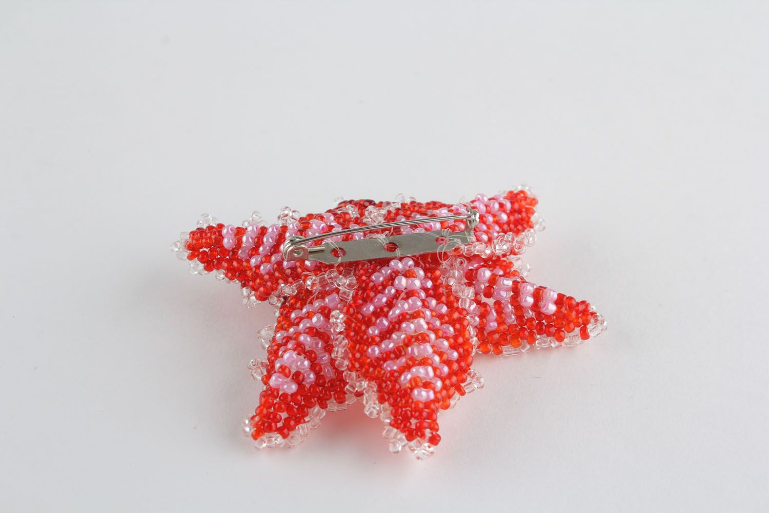 Red and white beaded brooch  photo 1