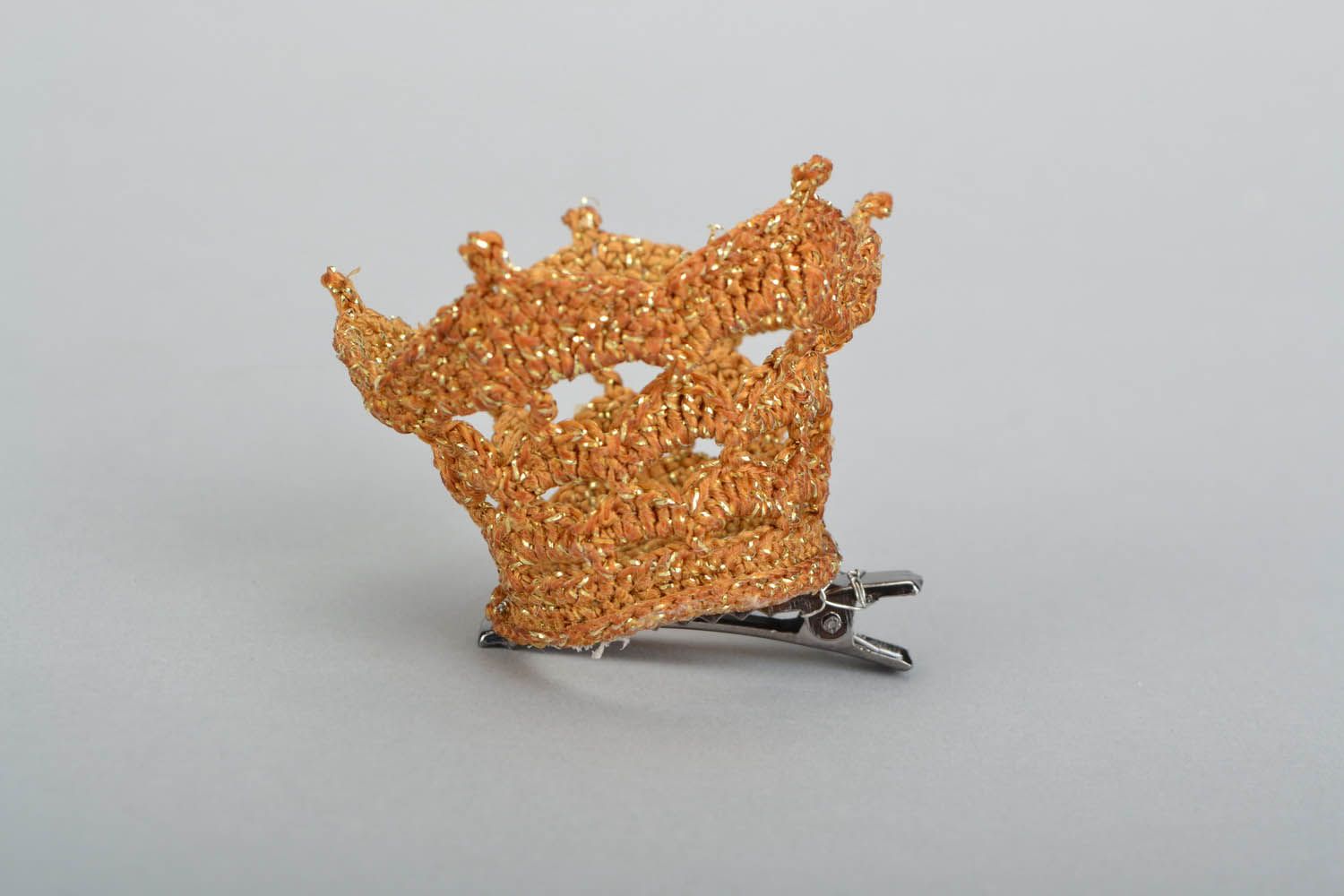 Barrette in the shape of a crown photo 4