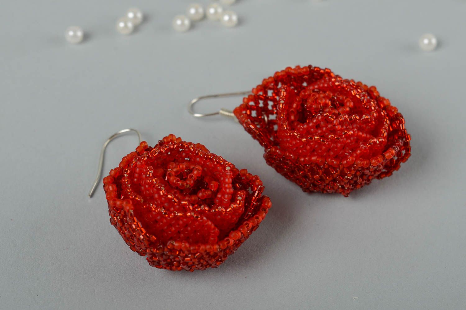 Серьги из бисера серьги ручной работы модные серьги красные розы красивые фото 1