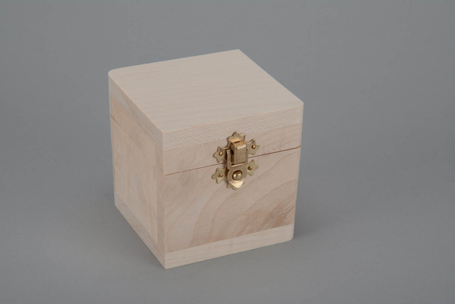 Square wooden blank box with a lock photo 1