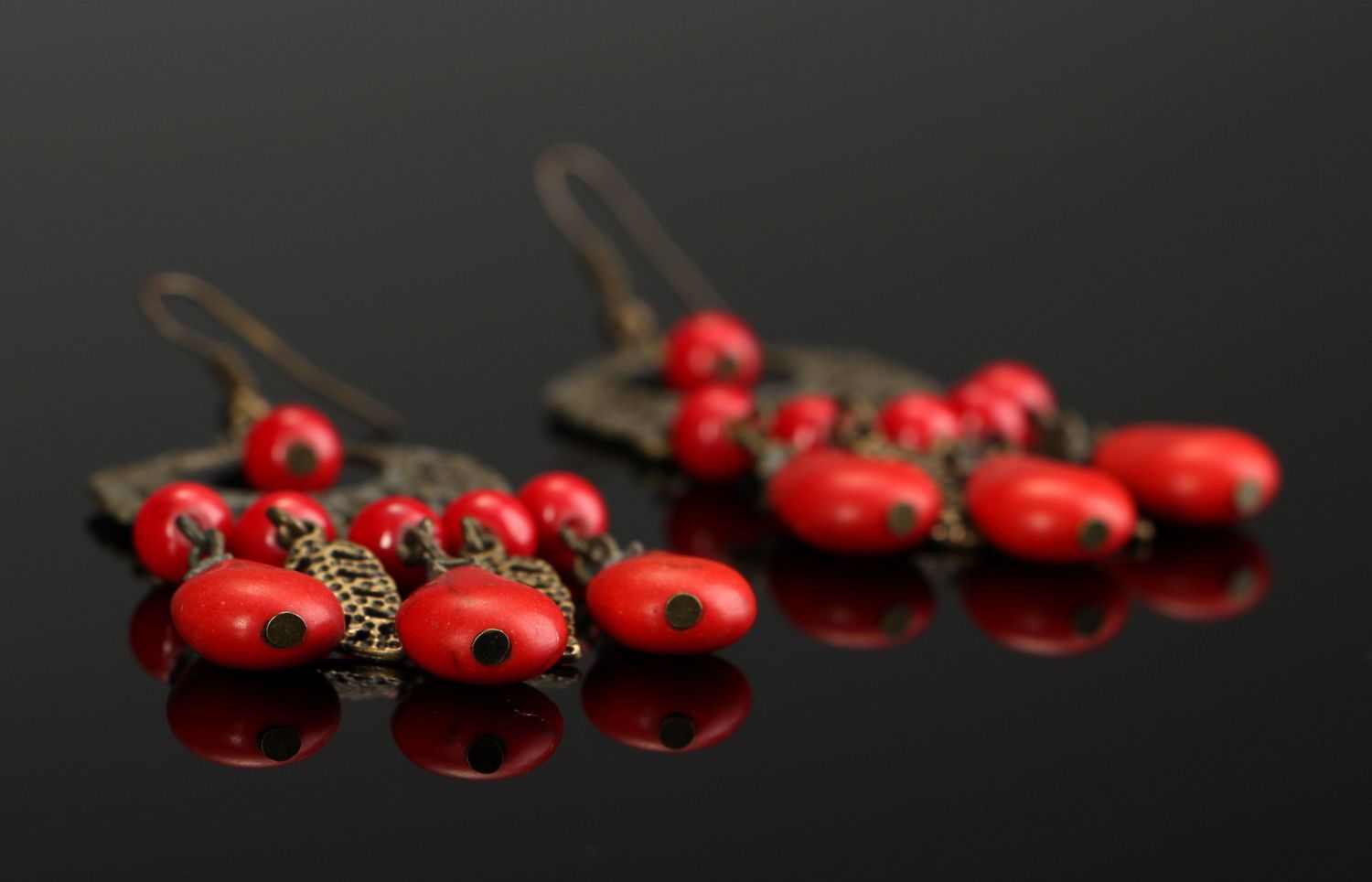 Long bronze earrings with coral photo 3