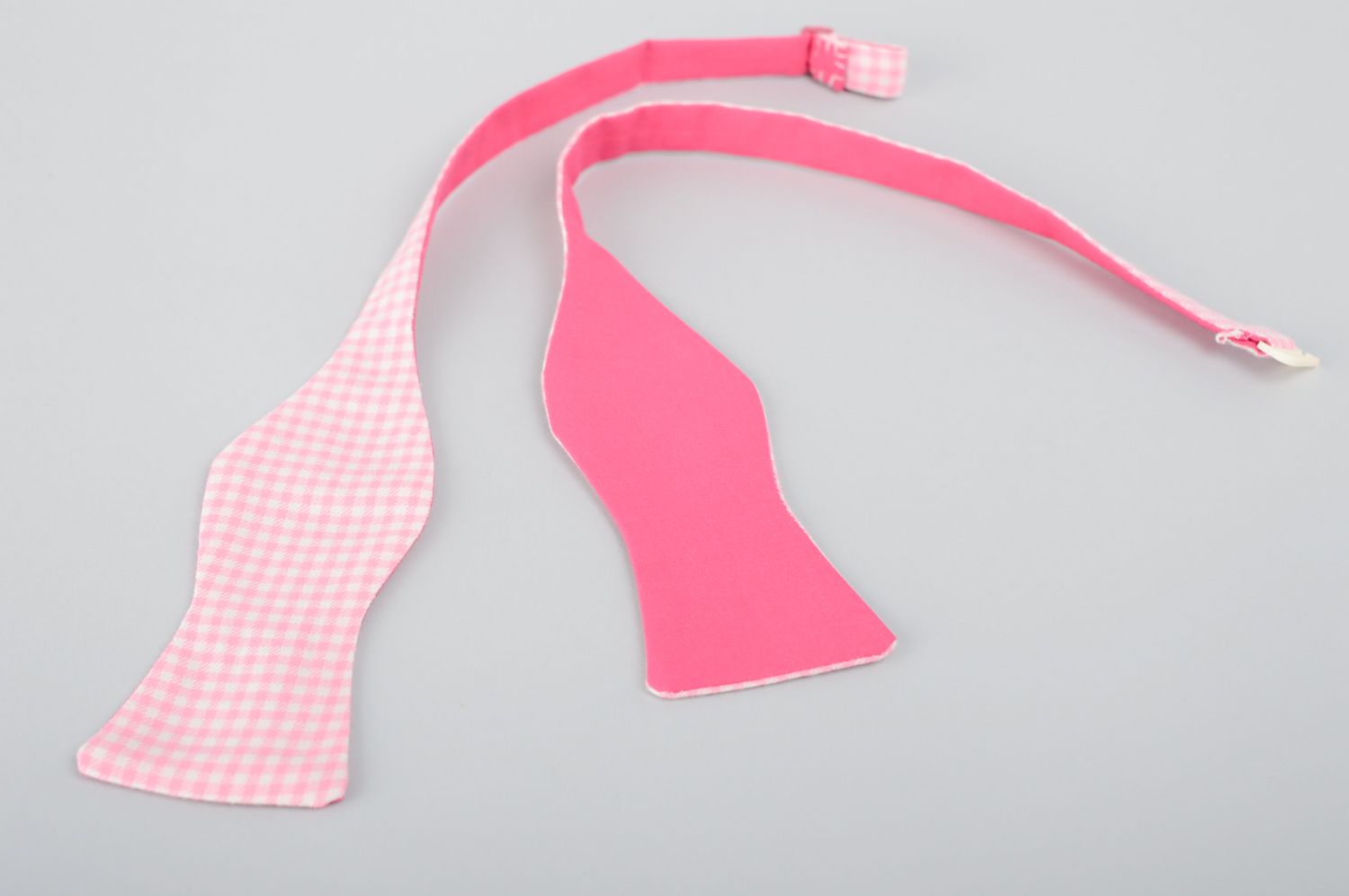 Corbata de lazo rosada foto 2