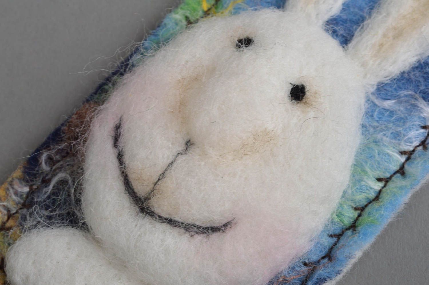 Magnet Lapin blanc souriant en laine feutrée rectangulaire amusant fait main photo 4