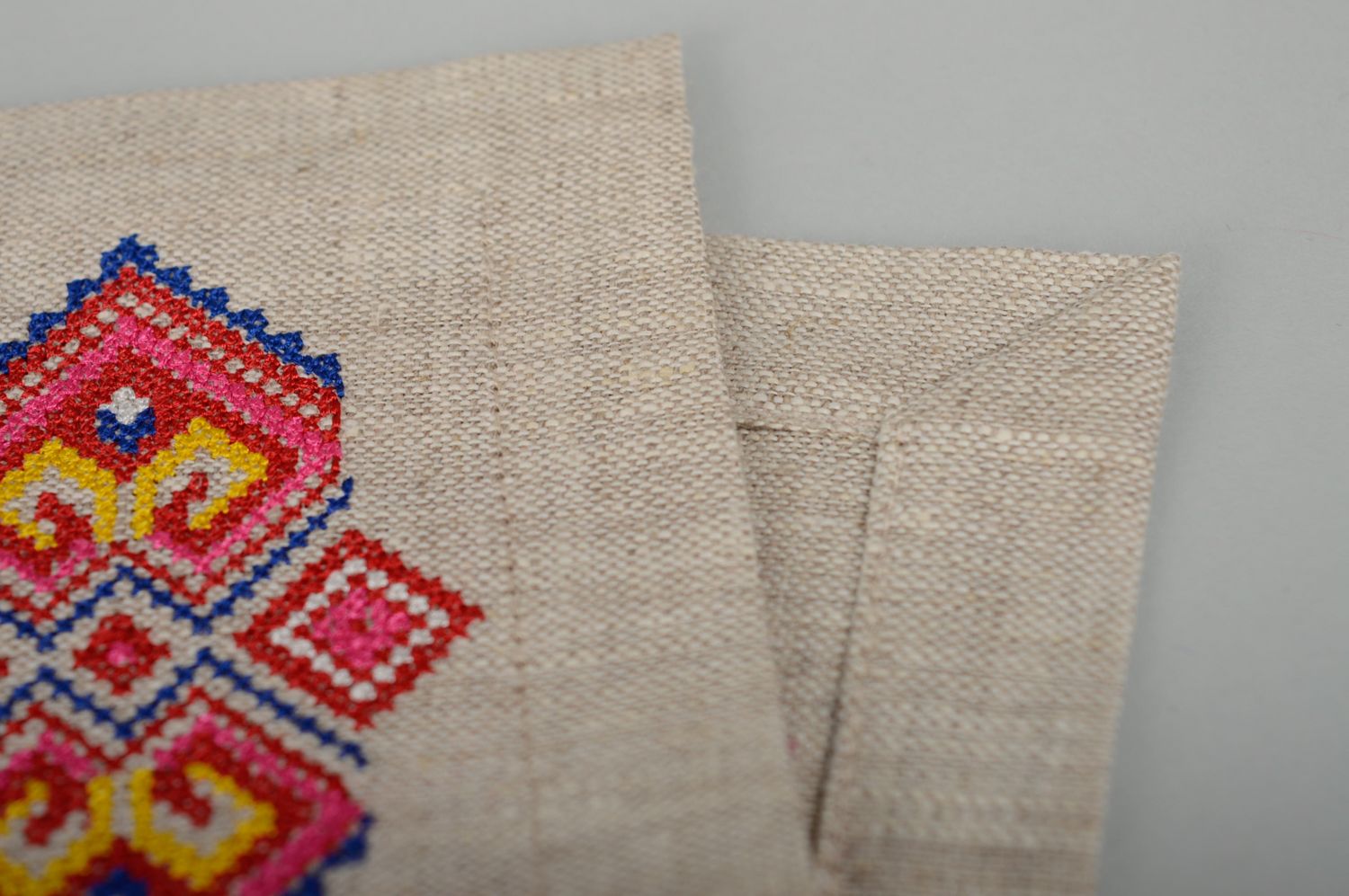 Handmade napkin with Ukrainian embroidery photo 3