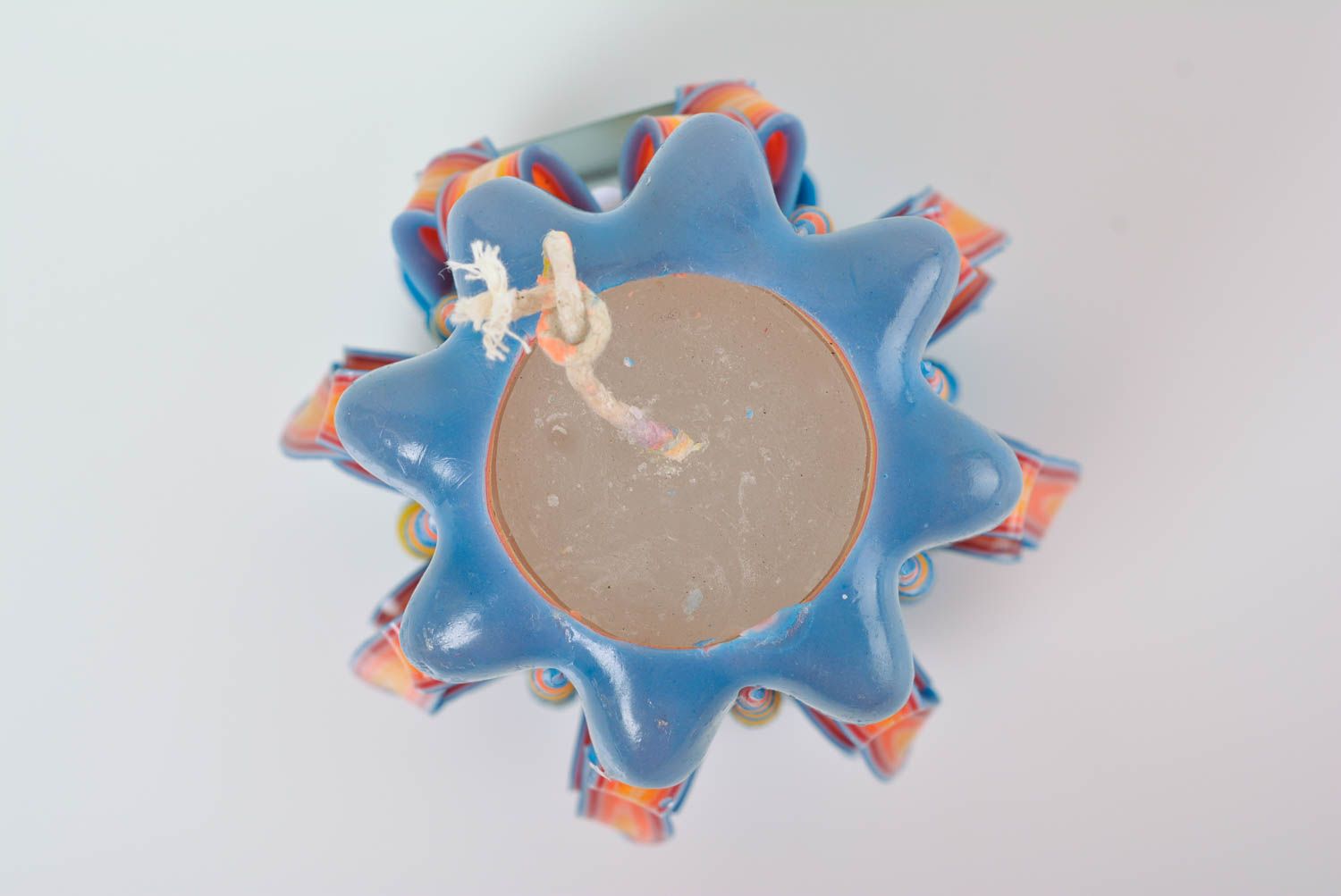 Belle bougie orange bleu en paraffine faite main sculptée décoration maison photo 3