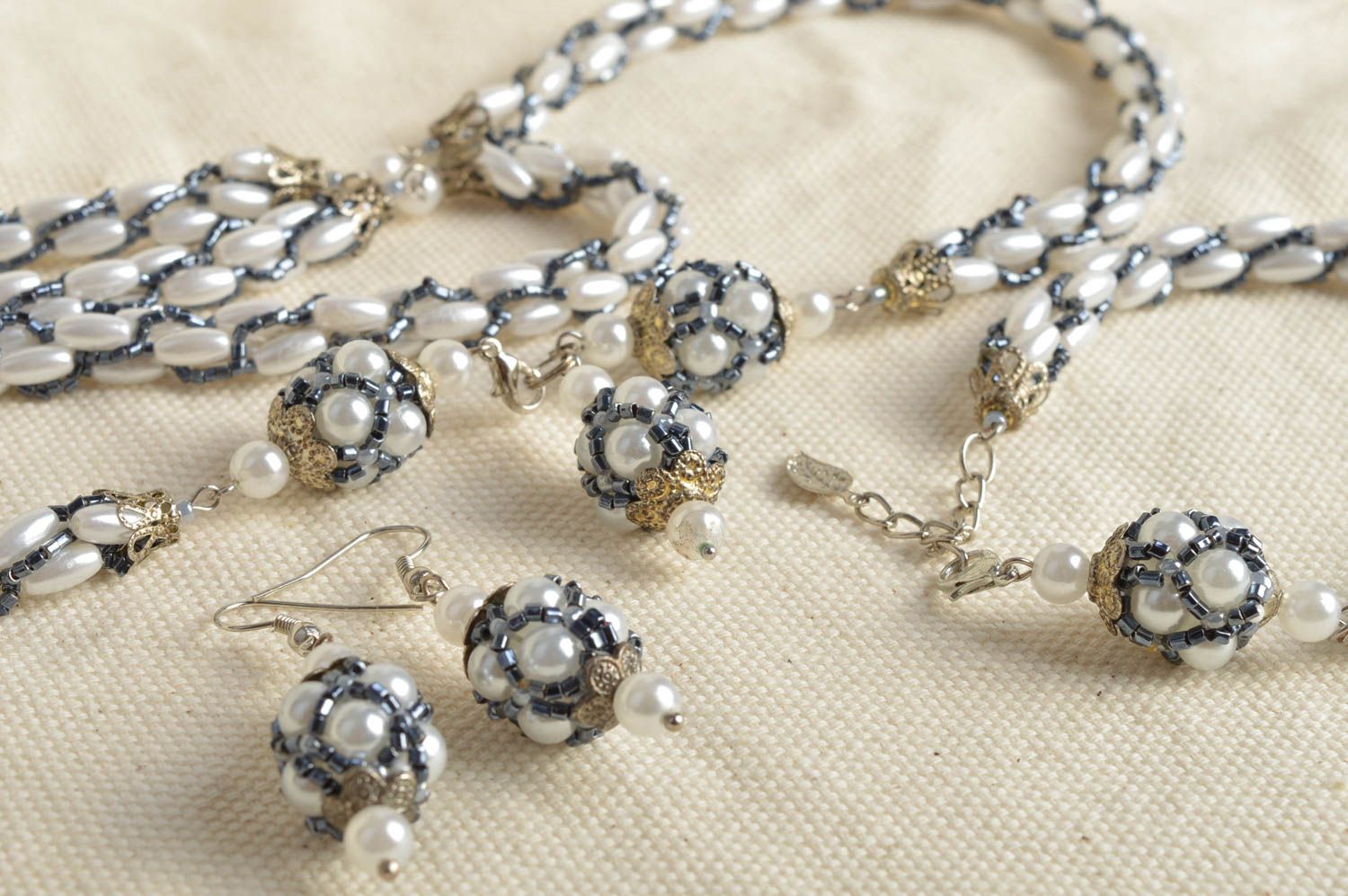 Parure collier boucles d'oreilles bracelet perles d'imitation faits main photo 1