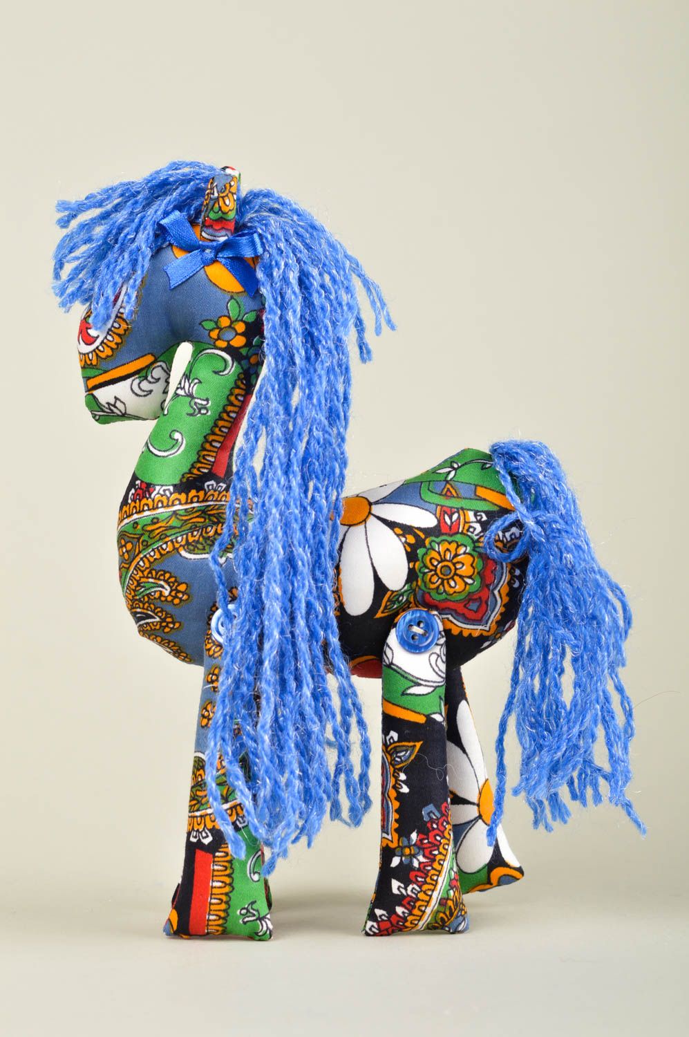 Peluche cheval Jouet fait main original en coton multicolore Décoration maison photo 2