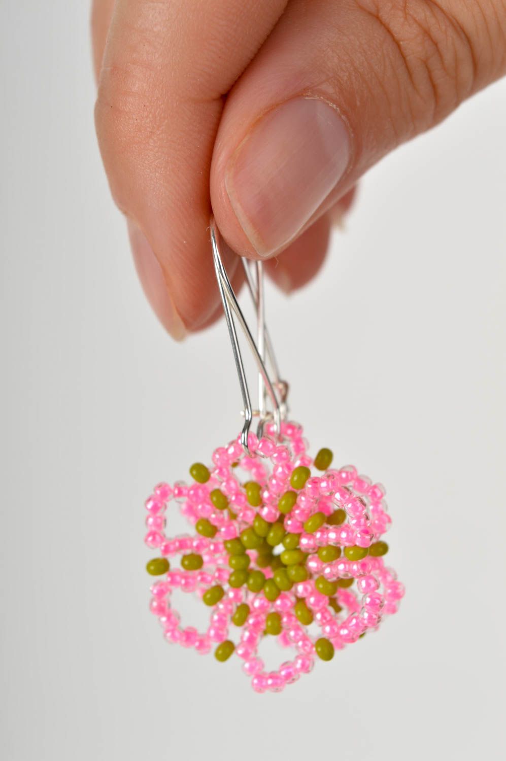 Серьги ручной работы модные серьги в виде цветков серьги из бисера розовые фото 5