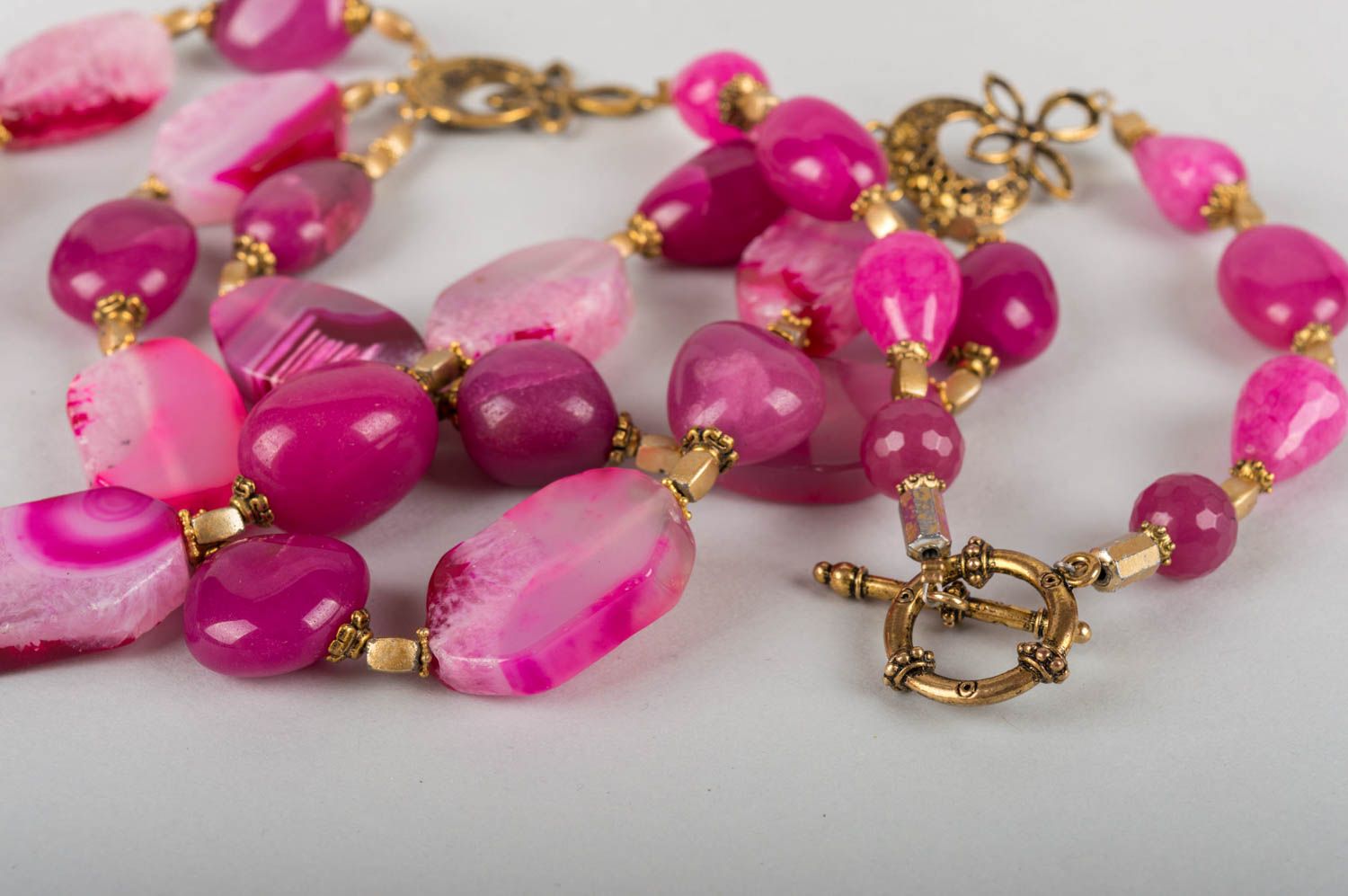 Beautiful brass dark pink bright designer handmade necklace with agate photo 5