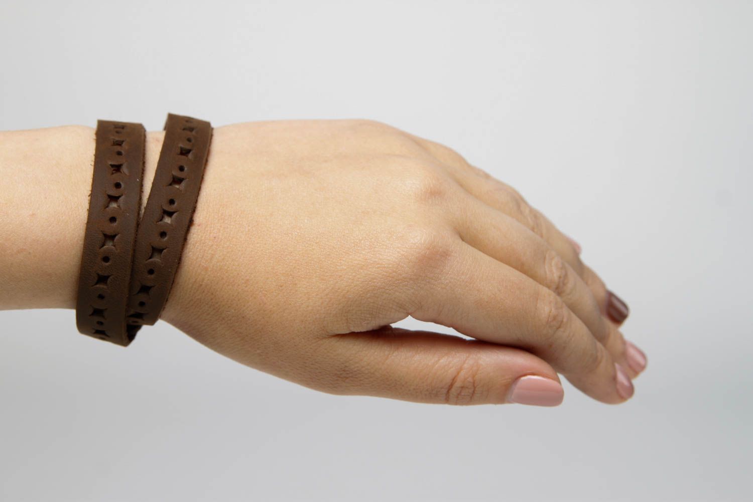 Handmade originell Armband aus Leder Designer Schmuck Accessoire für Frauen  foto 2