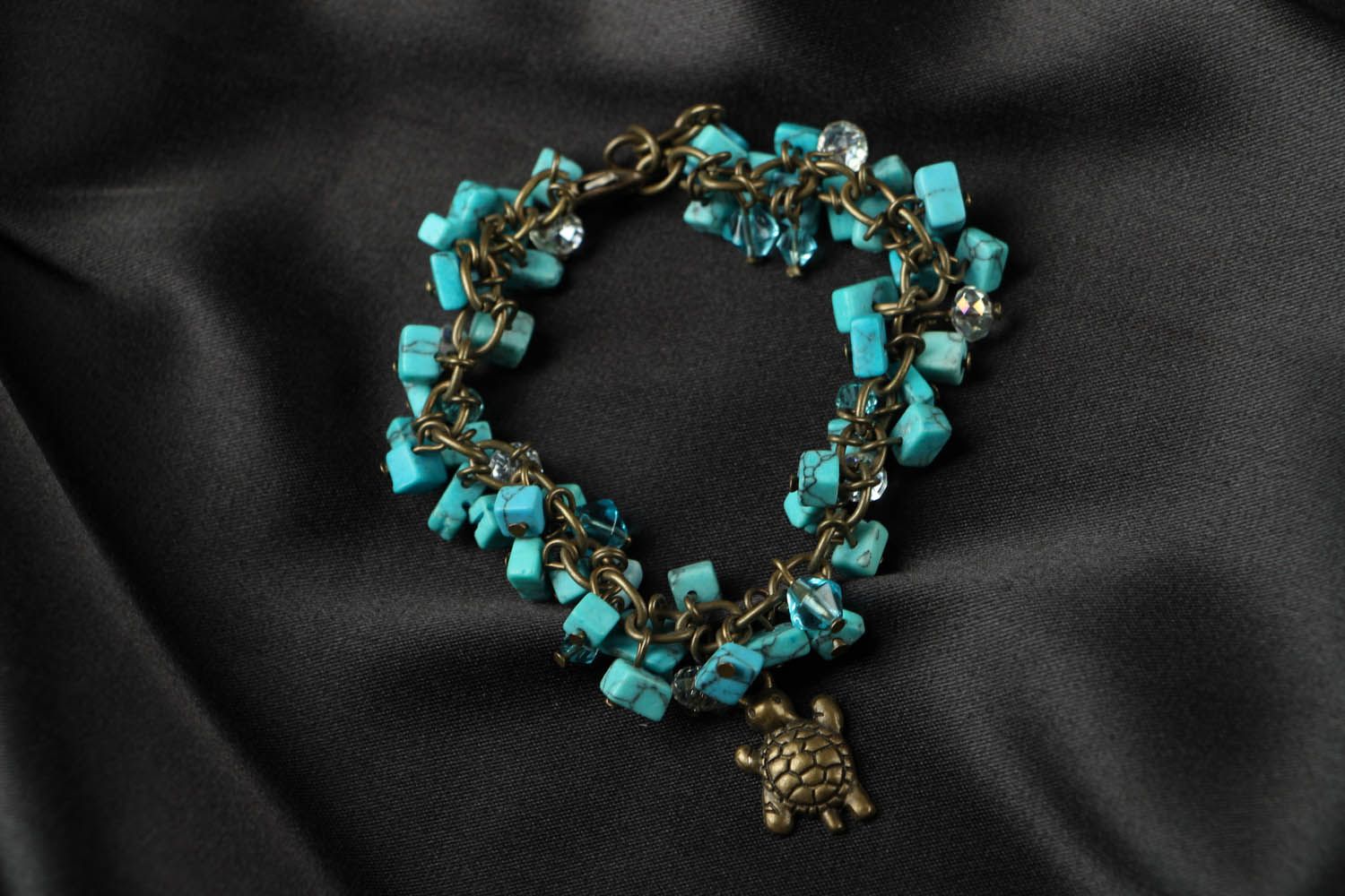 Bracelet fait main avec turquoise et cristal photo 1