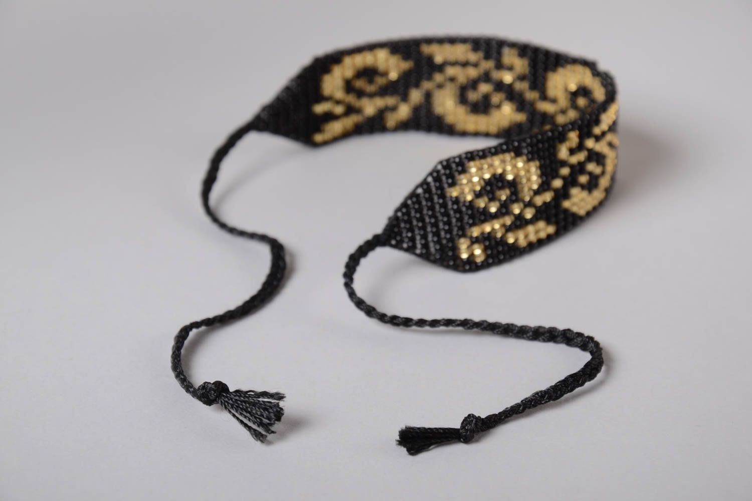 Черно золотистый браслет из бисера ручной работы широкий для женщин подарок  фото 4
