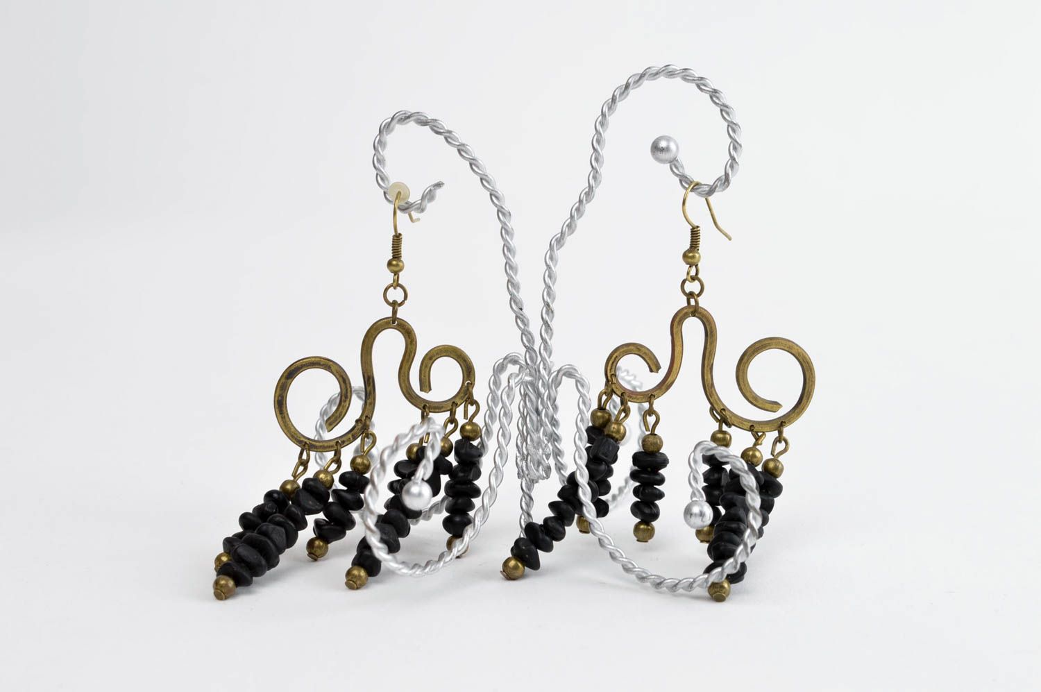 Metall Ohrringe handgeschaffen Schmuck Ohrringe stilvolle Ohrringe für Frauen foto 1
